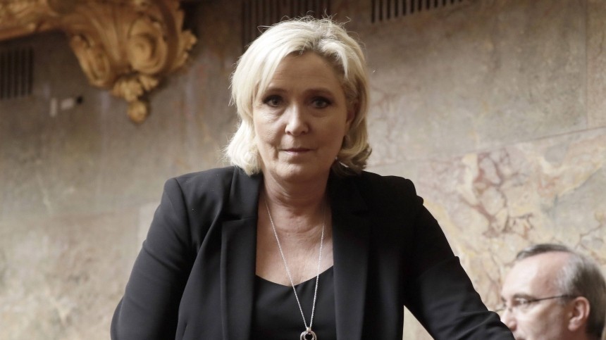 Семья Ширака запретила Марин Ле Пен присутствовать на церемонии прощания
