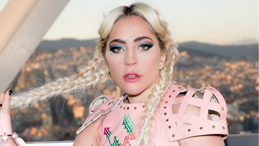 «What?!» Леди Гага удивила поклонников названием нового альбома