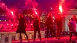 Зачем петербургские руферы «играют с огнем», устраивая файер-шоу на исторических зданиях