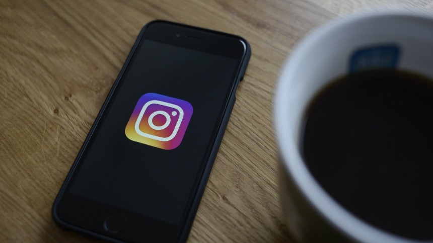 Мобильное приложение Instagram получило темную тему