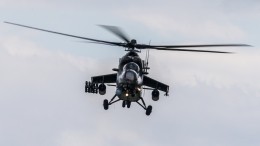 Видео: вертолет Ми-35 снес трибуны на военном параде в Индонезии