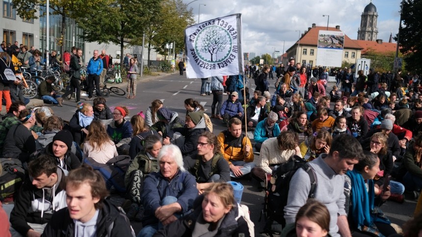 Экологическое движение в Германии. Экологические митинги в Германии. Экоактивисты в Германии. Экологическое движение в Нидерландах. Берлин 5 мая фото