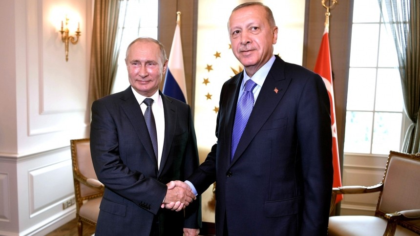 Путин обсудил с Эрдоганом ситуацию в Сирии