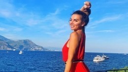 «Какая женщина!»: Седокова показала снимок с пляжа на отдыхе в Дубае