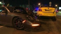 Очевидцы рассказали, кто спровоцировал ДТП Porsche и такси в Москве