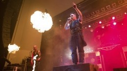 Партийный работник или разведчик? Rammstein снимает в Петербурге клип