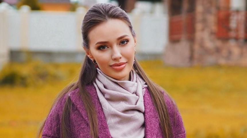 Беременная Анастасия Костенко заявила, что не боится брать ребенка на руки