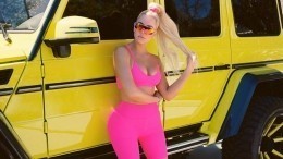 Новый тренд в Instagram: звезды фотографируются в «позе пони»