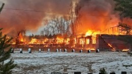 Школа в поселке Карелии полностью сгорела в результате пожара