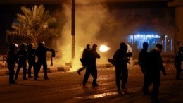 Протестующие дотла сожгли консульство Ирана в Ираке — видео