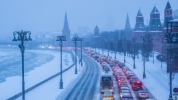 Зима начнется с резкого похолодания и гололеда в Москве