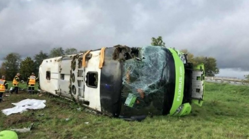 Граждане РФ пострадали в ДТП с автобусом во Франции