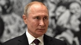 Путин уволил десять генералов СКР, МЧС, МВД