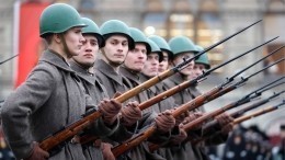 Марш в честь годовщины парада на Красной площади 1941 года прошел в Москве