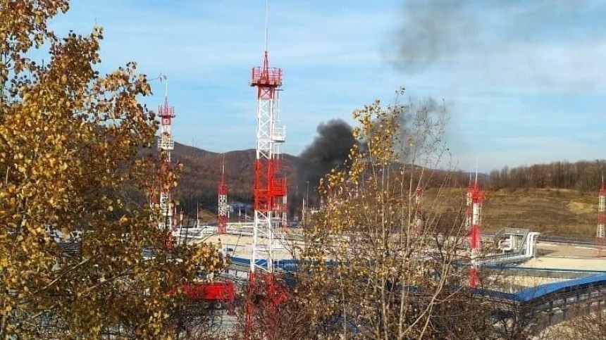 Шесть человек пострадали при пожаре на нефтебазе в Новороссийске