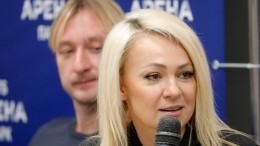 Фанаты переживают за отношения Рудковской и Плющенко