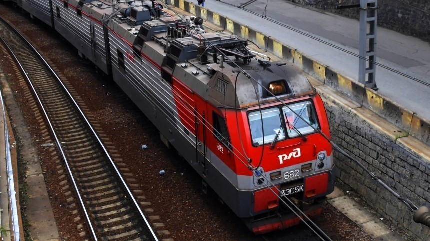 Поезд «Москва — Киев» был задержан под Брянском из-за задымления локомотива