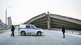 «Это кошмар!»: Момент обрушения моста под Оренбургом попал на видео