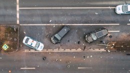 Впечатляющее видео массового ДТП в Петербурге с высоты птичьего полета