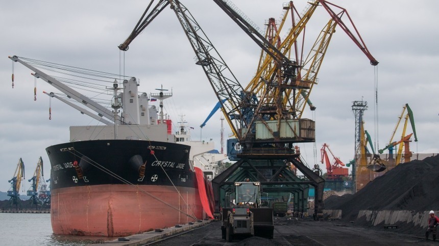 Работу морского порта в Находке приостановили за нарушение экологических норм