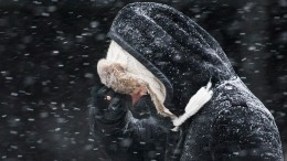 По колено в снегу: Кемерово, Якутию и Сахалин накрыл мощнейший циклон
