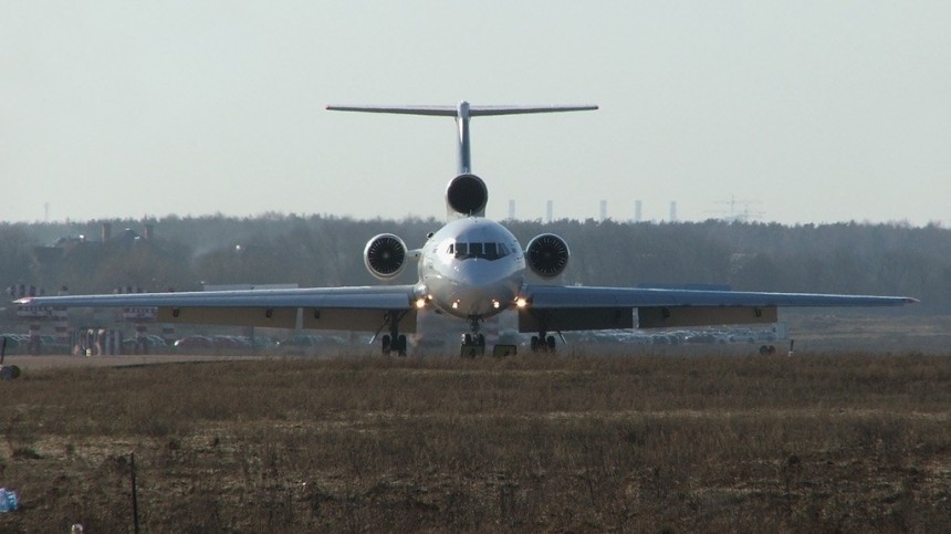 У самолета, следующего из Уфы в Нижневартовск, произошел отказ двигателя