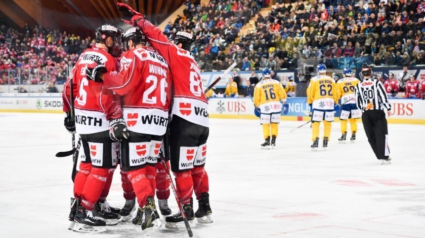 Канада извинилась за поведение капитана молодежной сборной по хоккею во время гимна РФ