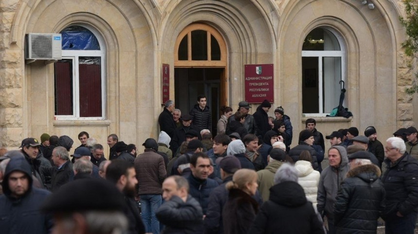 Власти Абхазии проведут переговоры с оппозицией 11 января