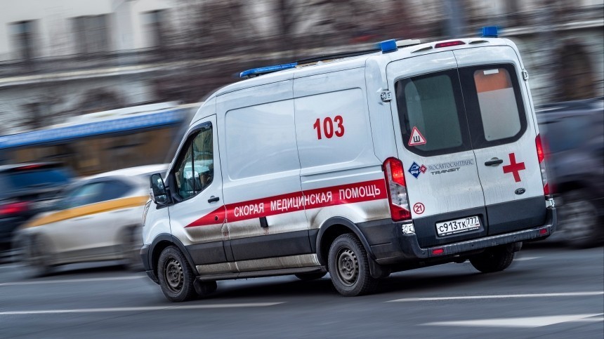 Модель выпала из окна в Москве и c травмами госпитализирована