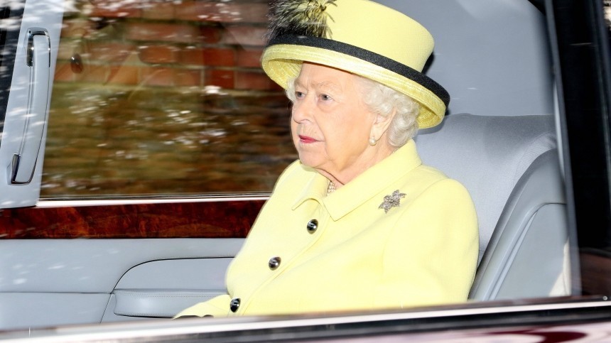 Королева Елизавета II собирает семейный совет из-за решения принца Гарри