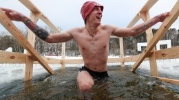 Крещенские купания в условиях аномально теплой погоды в РФ пройдут без прорубей