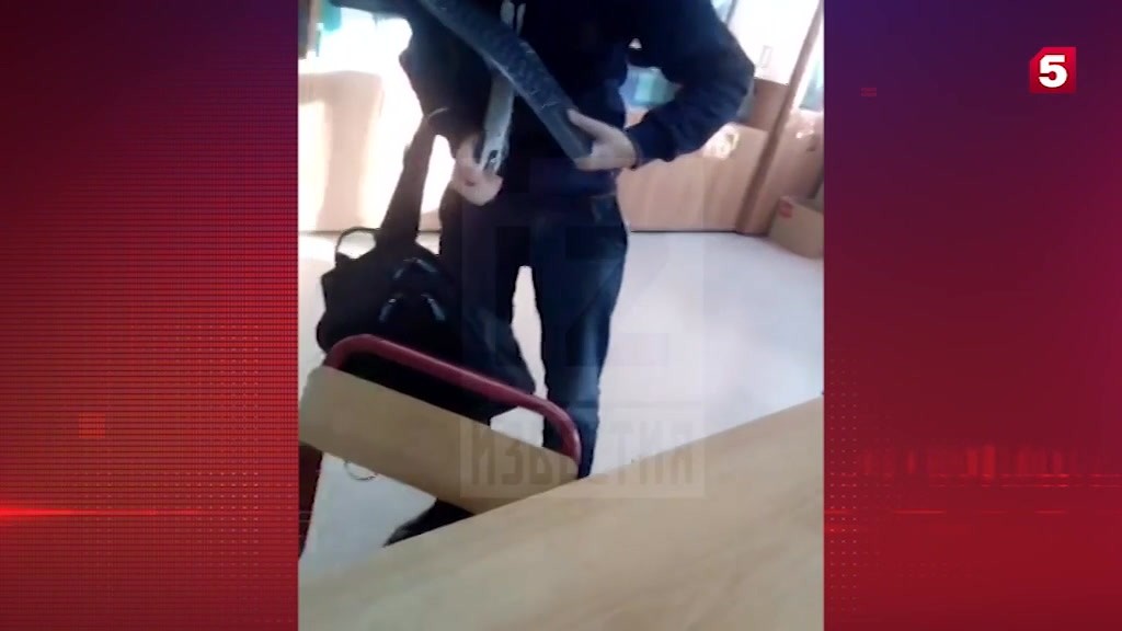 В липецком колледже избили преподавателя. Школьник избил учительницу в школе 2089. Учитель, избивший школьника туфлей с каблуком.