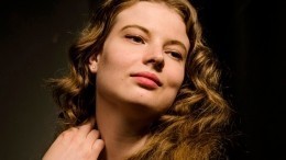 Как выглядит внучка Светланы Тома из «Табор уходит в небо» Мария Будрина