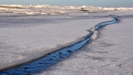 Спасатели эвакуировали более 200 рыбаков с оторвавшейся льдины на Сахалине