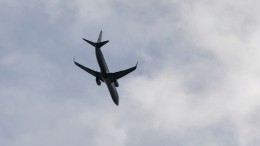 Самолет, летящий из Петербурга в Мурманск, вернулся в аэропорт вылета