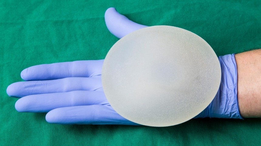 Пластический хирург назвал самые распространенные проблемы при увеличении груди