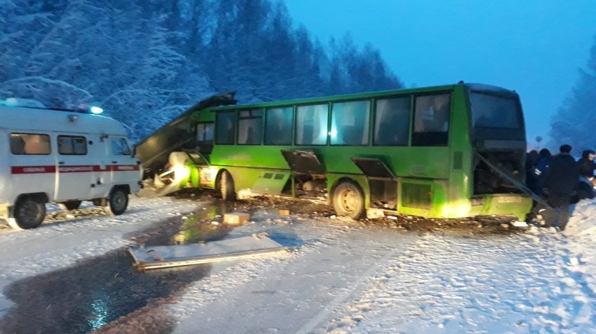 Число пострадавших в ДТП с автобусом под Пермью увеличилось до 15 человек
