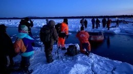 Более 600 рыбаков эвакуируют с отколовшейся льдины на Сахалине