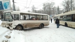 Шесть человек пострадали в тройном ДТП в Томске