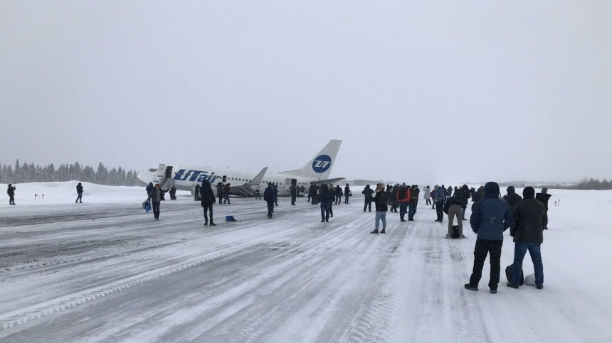 Жесткую посадку произвел самолет компании ЮТейр в Усинске