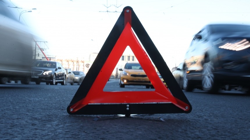 Три человека погибли в легковом авто при столкновении с КАМАЗом под Курском