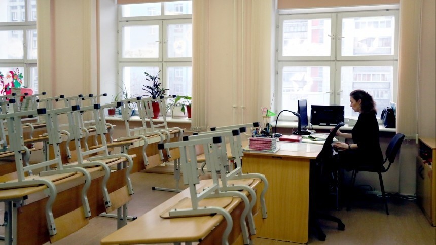 Учительницу в Астрахани заподозрили в сексуальной связи с девятиклассником