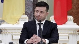 Видео: Зеленский с блондинкой лихо отплясывает в ночном клубе