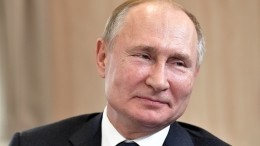 «Враскоряку»: переводчики Путина рассказали о неожиданных фразах президента РФ