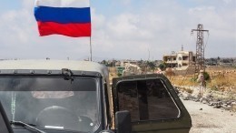 Американский броневик попытался столкнуть российский «Тигр» с дороги в Сирии — видео