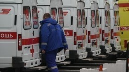 Спускавшийся по простыням мужчина сорвался с седьмого этажа в Москве