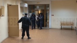 Главу секты «Орден Пути» полицейским пришлось в буквальном смысле заносить в суд