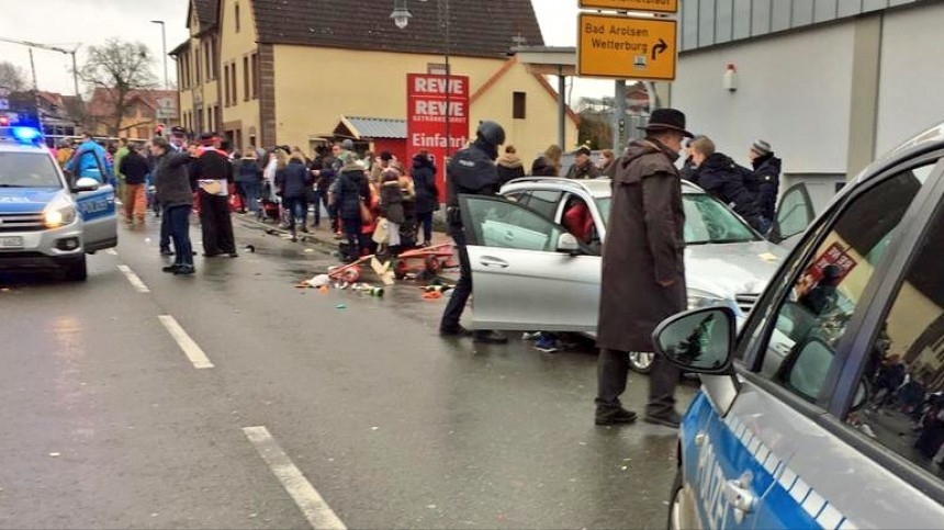 Увеличилось число пострадавших в результате наезда автомобиля в Германии