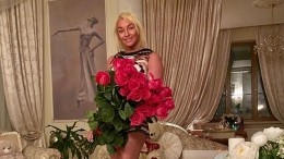 «Салон красоты на дому»: Волочкова рассказала об уходе за волосами