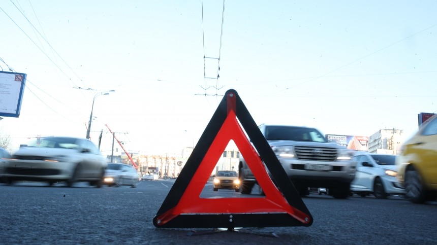 В Подмосковье инкассаторская машина перевернулась в результате смерти водителя